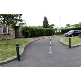 Poteau de parking rabattable