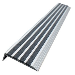 Non-slip aluminum stair nosing