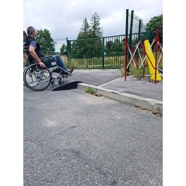 Portable wheelchair access ramp (PRM)