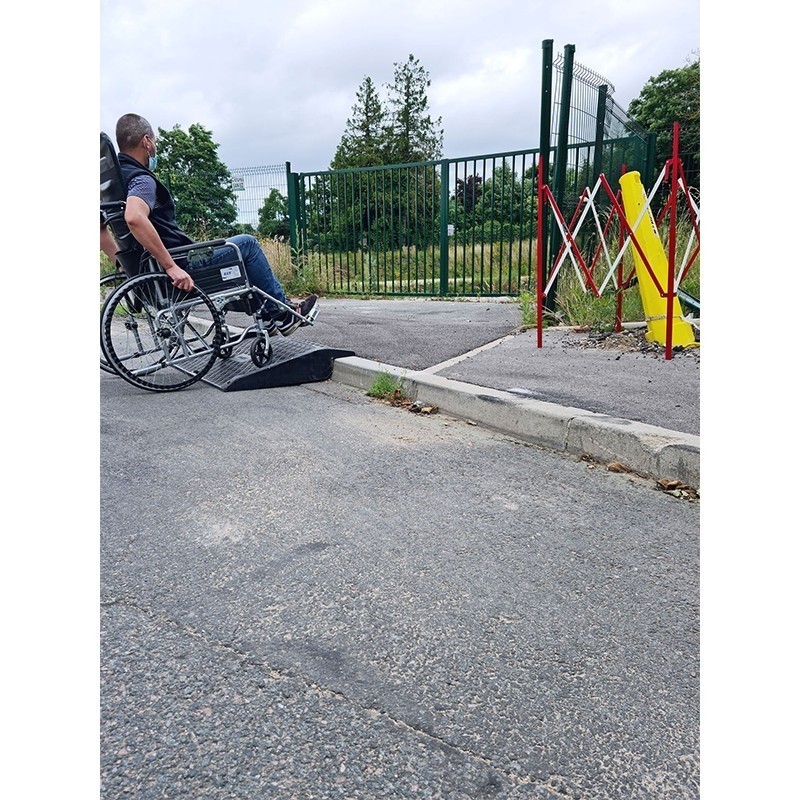 Portable wheelchair access ramp