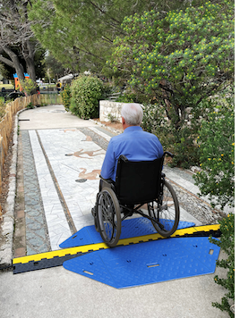 3-channel cable protector (Ø65 mm) – with wheelchair-accessible ramp