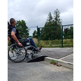 Portable wheelchair access ramp