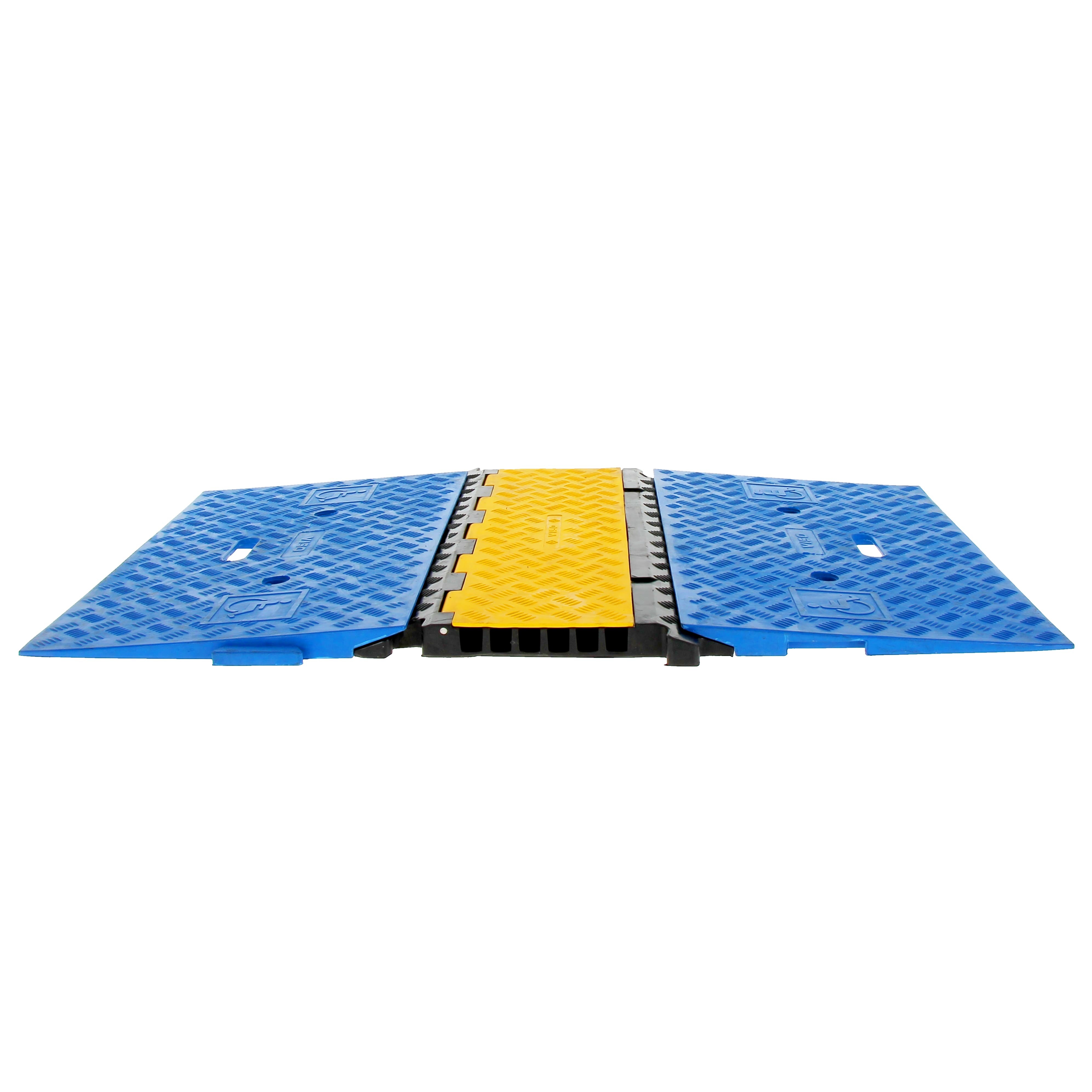 Passe-câbles 6 canaux (25 x 34 mm) avec rampe PMR