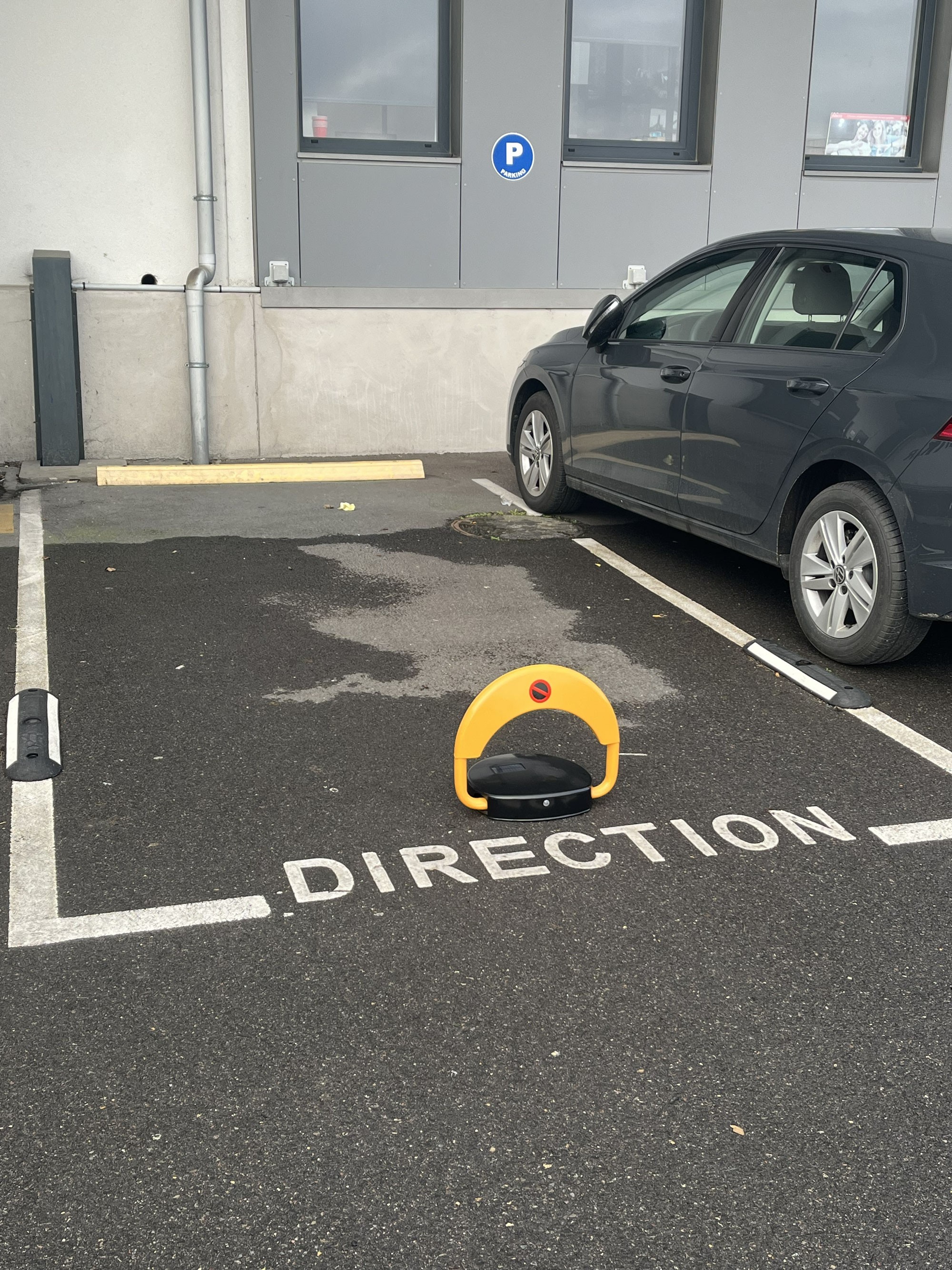 Arceau de parking automatique solaire