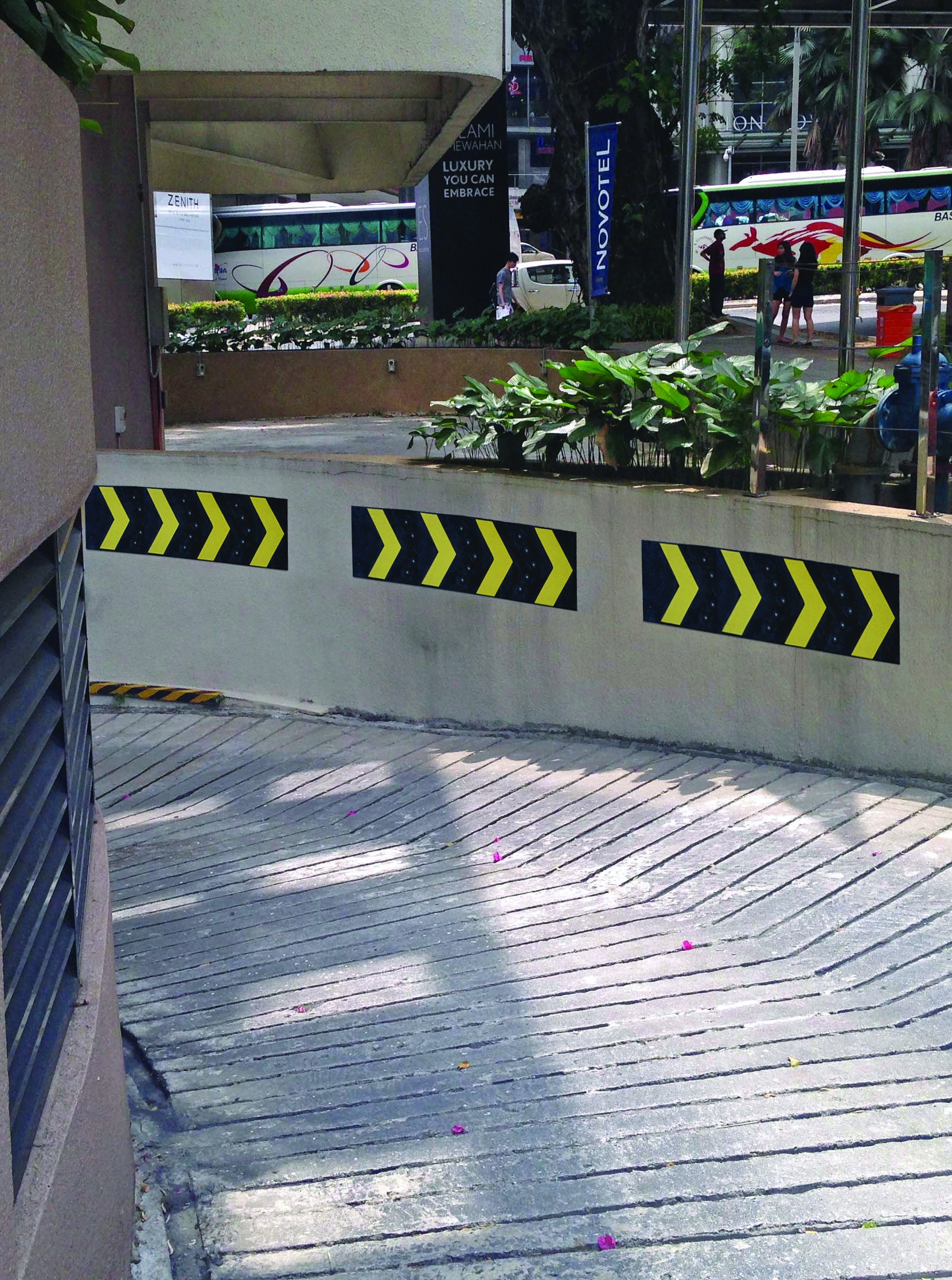Parking signage arrow with reflectors