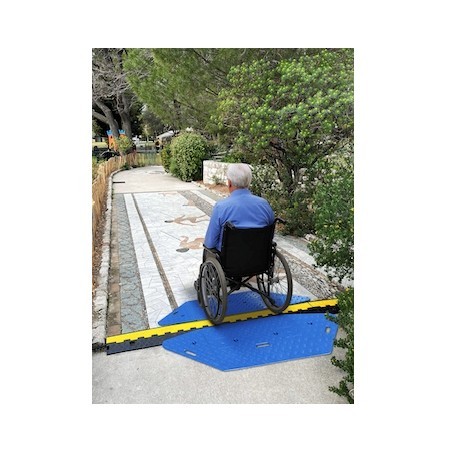 3-channel cable protector (Ø65 mm) – with wheelchair-accessible ramp