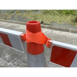 Extendable barrier with ties