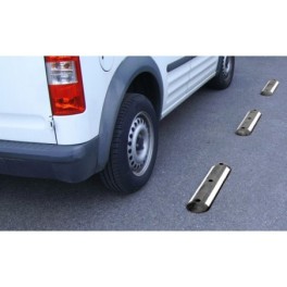 Road divider