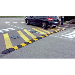 Monobloc speed bump 30 km/h