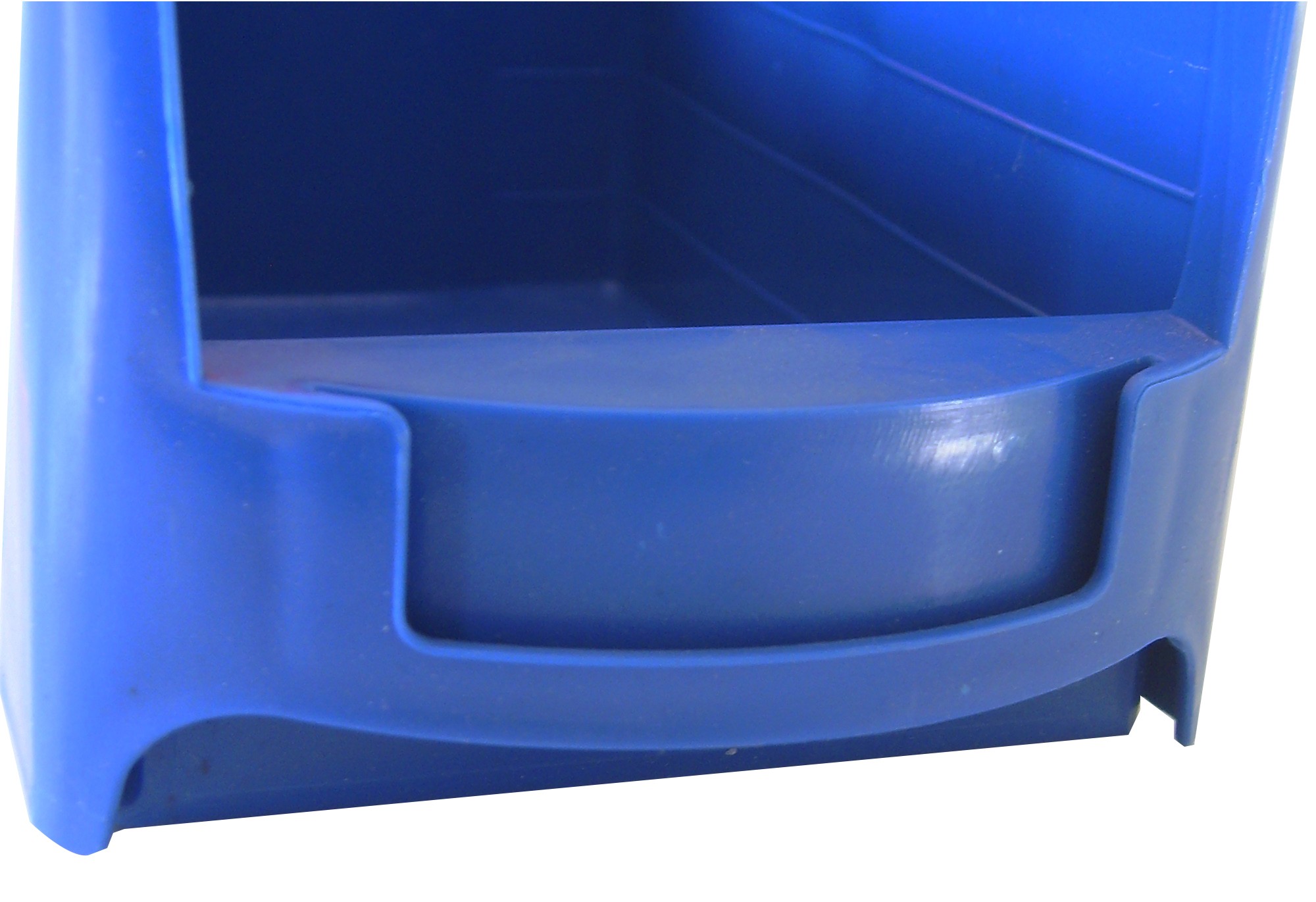 Stackable storage bin with large opening, available in sizes from 1L to 28L