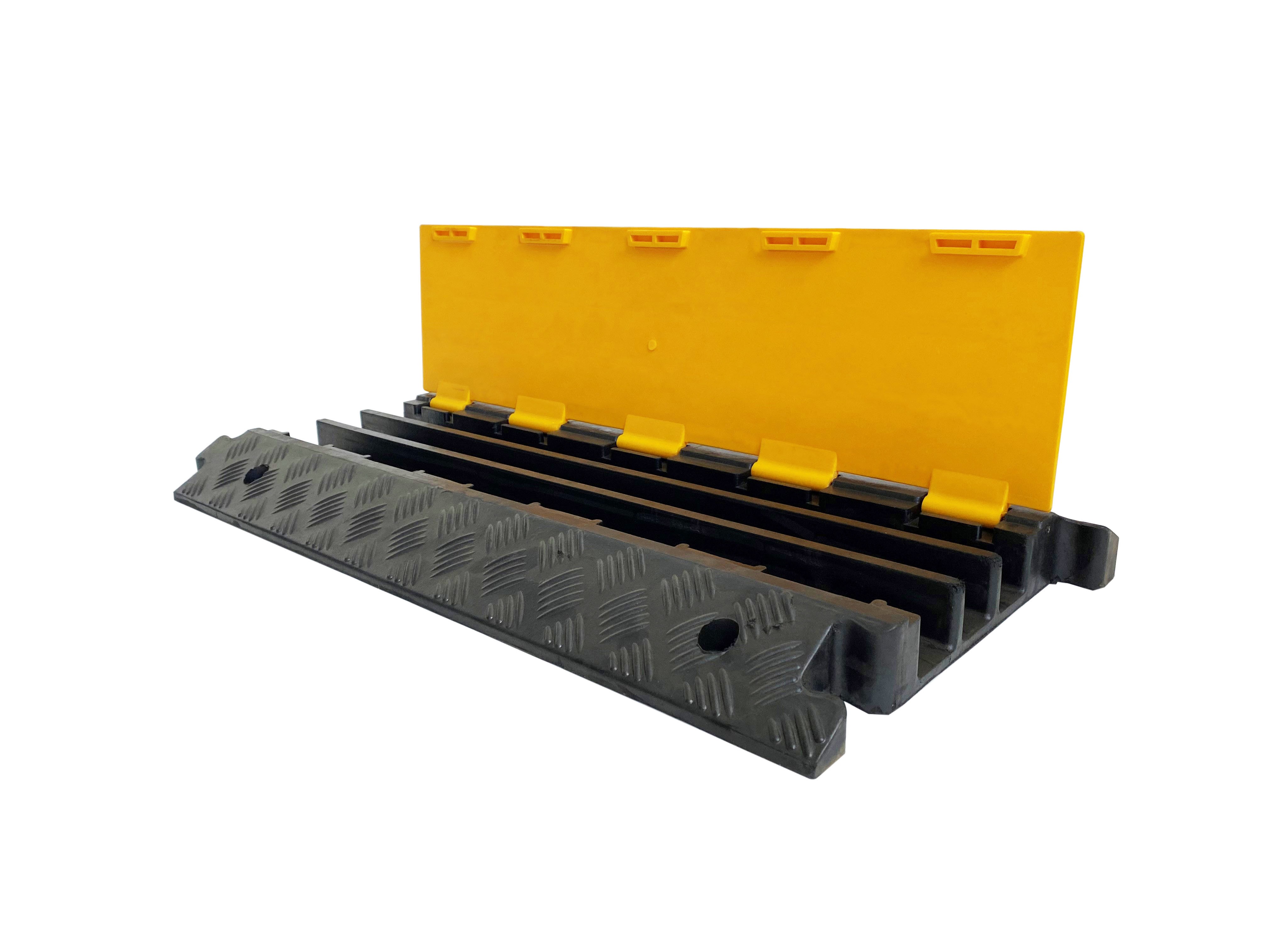 3-channel cable protector (58 × 52 mm)