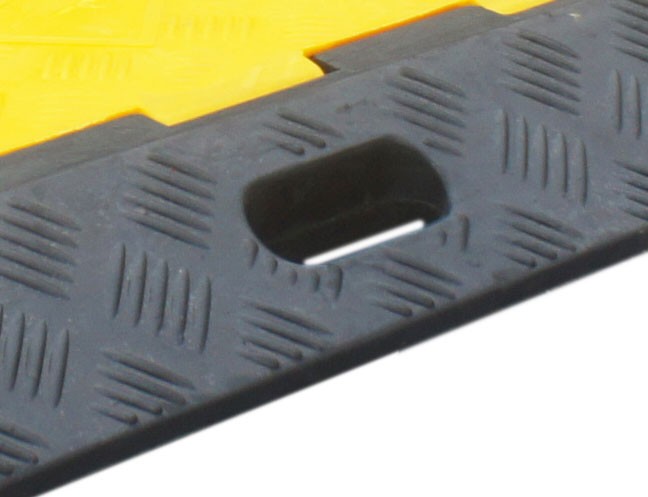 3-channel cable protector (58 × 52 mm)