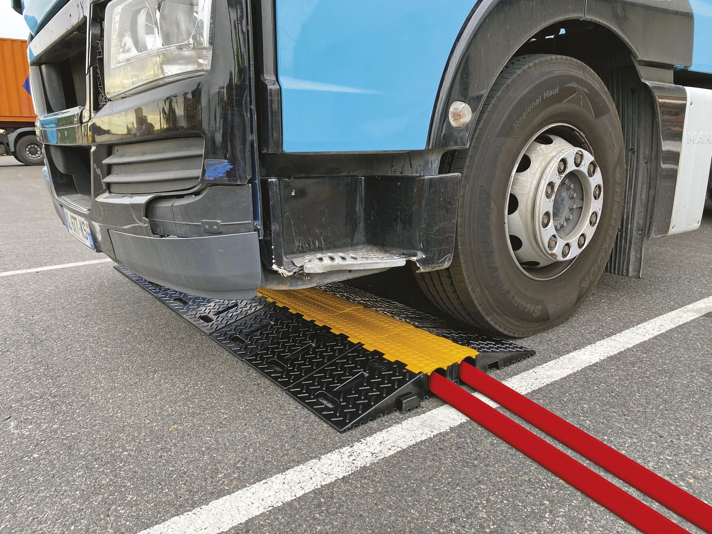 Foldable Cable Pass