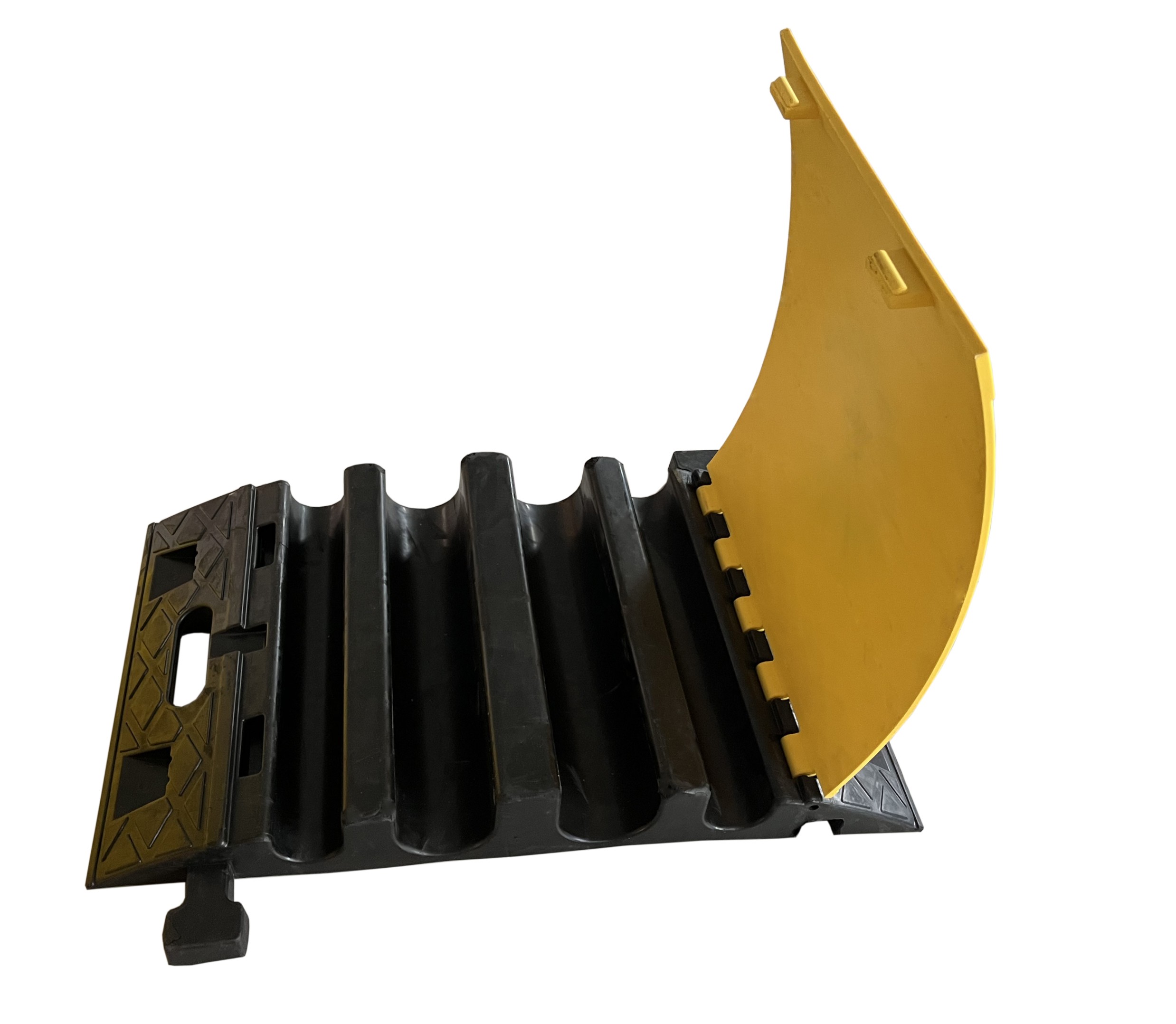 Heavy-duty 4-channel cable protector