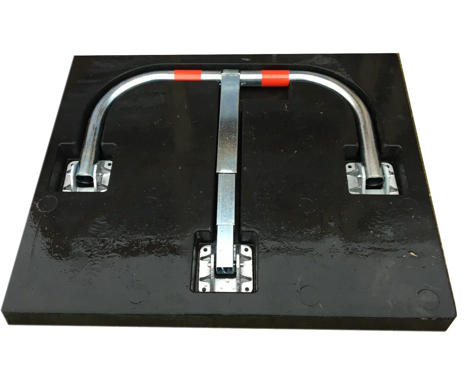 High-resistance parking bollard with rubber embedment structure