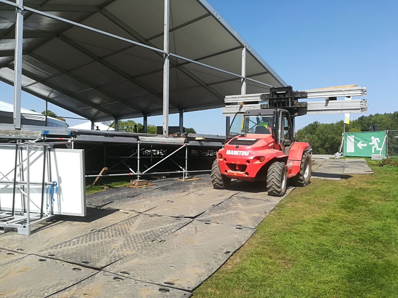 Temporary road plate  2.4 m 80 T