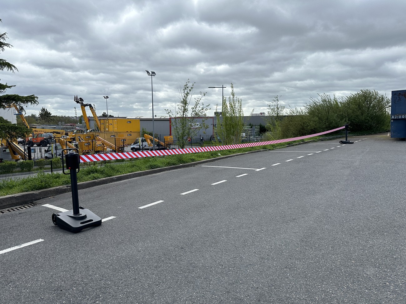 Portable Retractable Belt Barrier 15 to 40 M