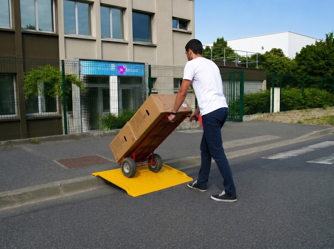 Portable wheelchair access ramp