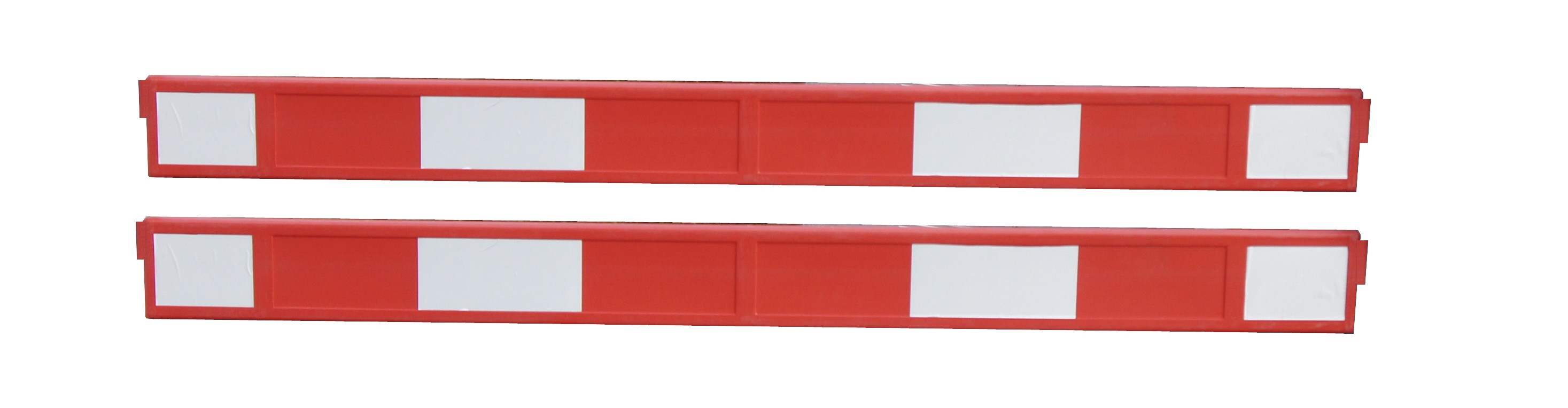 Fixed plastic barrier