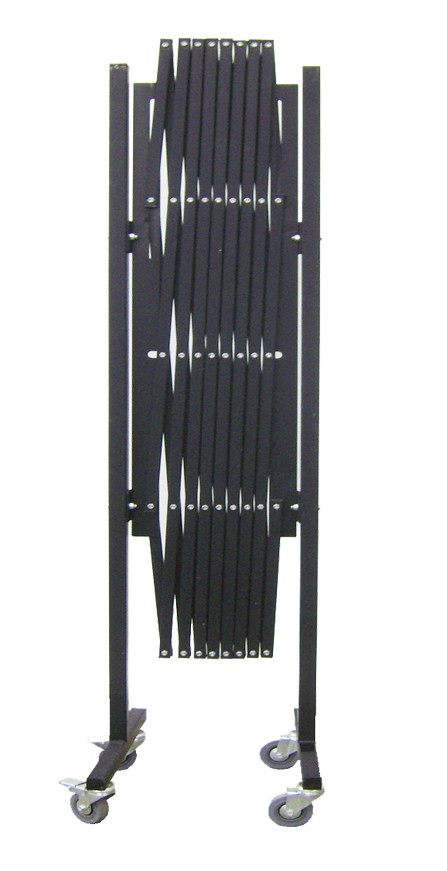 Extendable steel safety barrier