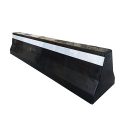 Heavy-duty rubber protection bar