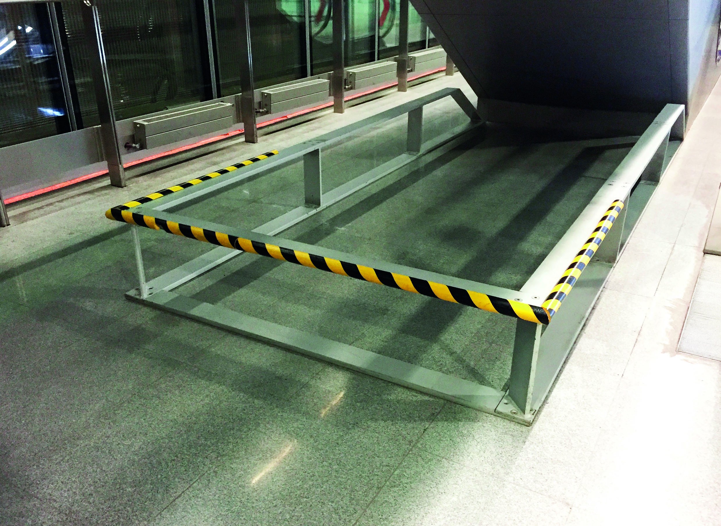 Rounded foam corner protector