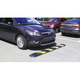 High-visibility monobloc speed bump - 30 km/h